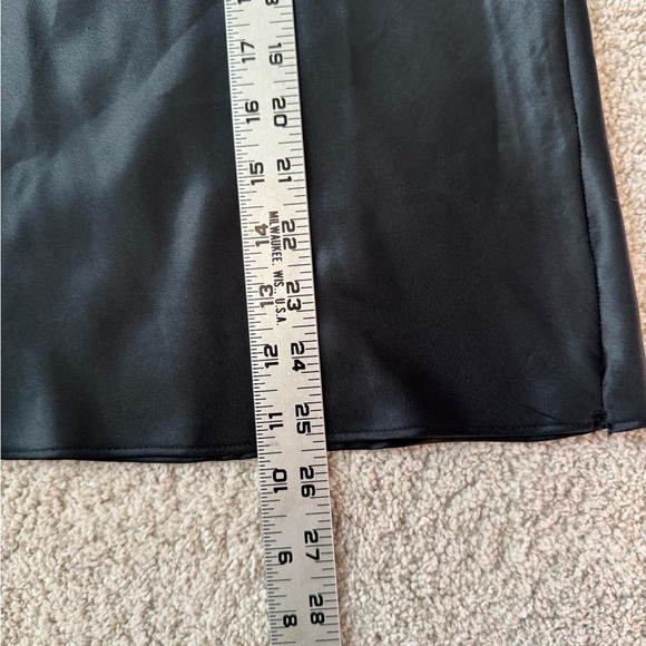 Calvin Klein Black Slip Small - Picture 7 of 7